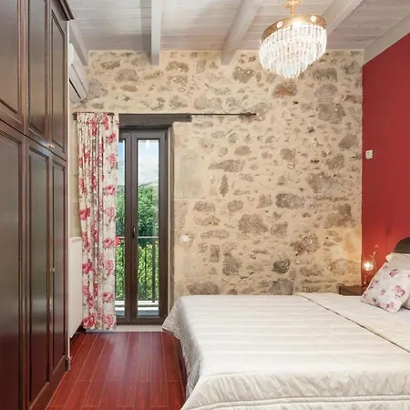 Holiday home Lambraki